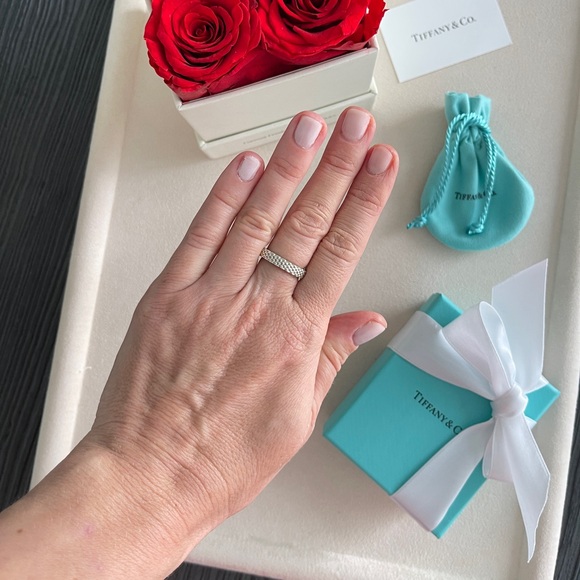 Tiffany & Co. Somerset Mesh Narrow Sterling Silver Ring sz 6 with Tiffany Box - Picture 16 of 17